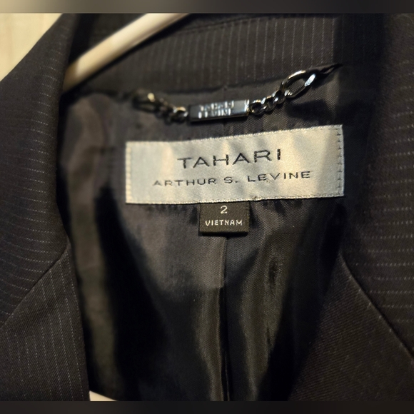 Tahari Women's Pinstripe Grey Suit Skirt Arthur S. Levine Size 2 - Picture 2 of 15